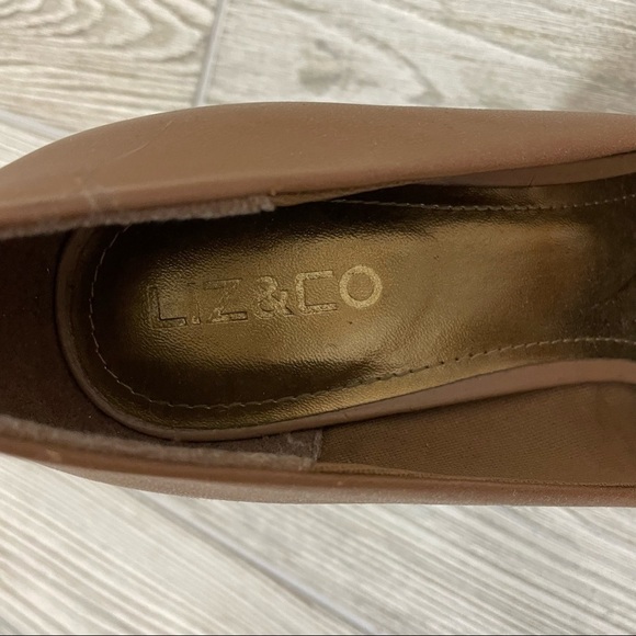Liz & Co Tan Pumps - Picture 8 of 8